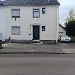 Haus Langert - Einfamilienhaus Mit Terrasse Und Garten Zur Alleinigen Nutzung