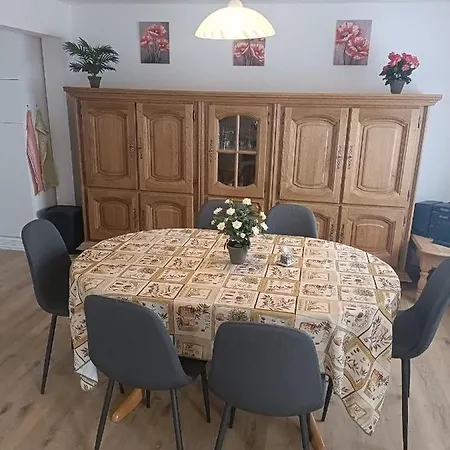 Haus Langert - Einfamilienhaus Mit Terrasse Und Garten Zur Alleinigen Nutzung בית נופש באסוויילר