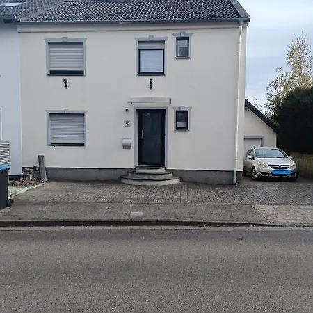 Haus Langert - Einfamilienhaus Mit Terrasse Und Garten Zur Alleinigen Nutzung