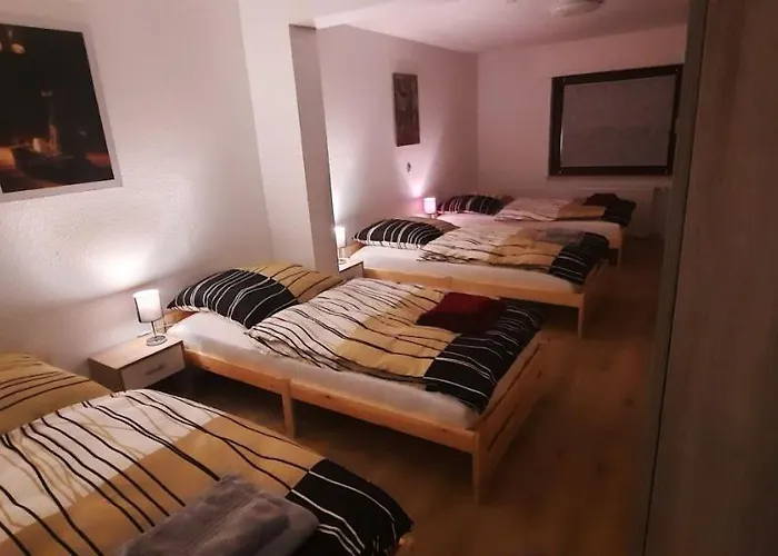 Haus Langert - Einfamilienhaus Mit Terrasse Und Garten Zur Alleinigen Nutzung *